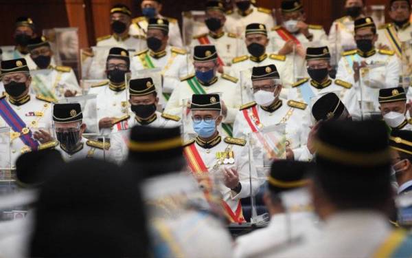 Persidangan Dewan Rakyat diharapkan berjalan lancar dengan semua ahlinya mematuhi prosedur operasi standard (SOP) yang ditetapkan. - Foto Bernama