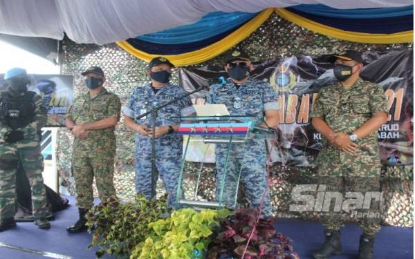 Affendi ketika hadir sidang akhbar selepas merasmikan penutupan Eksais Ababi 2021 (Latihan Tembakan Kuasa Udara) di Lapang Sasar Udara (Lasarud), Kota Belud.