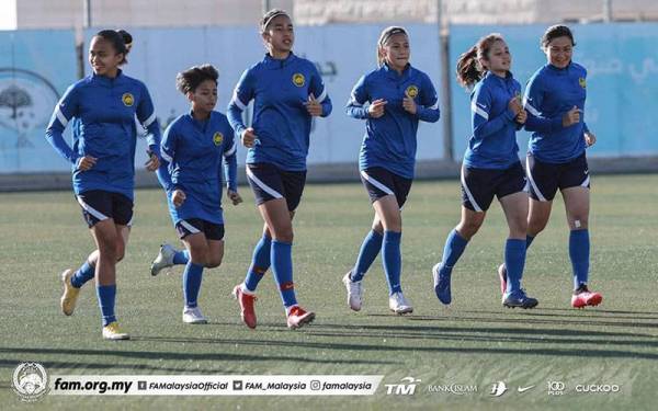 Pemain-pemain Malayan Tigress giat menjalani latihan sebagai persiapan perlawanan Kelayakan Piala Asia Wanita 2022. -Foto: FAM