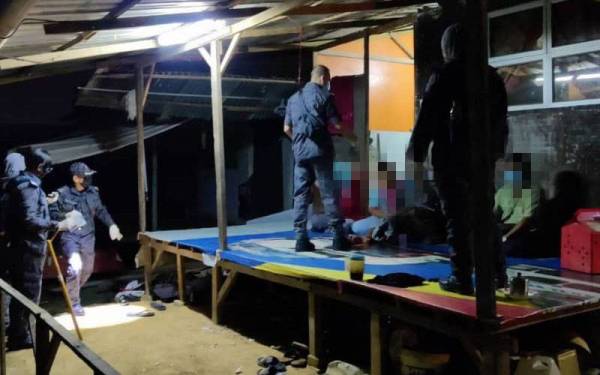 Operasi lebih tujuh jam yang bermula jam 10 malam di beberapa rumah kongsi sekitar Balakong dan Kampung Sungai Kayu Ara, Petaling pada malam Jumaat.