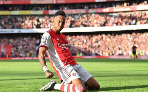 Aubameyang antara pencetak gol Arsenal ketika melayan kunjungan Tottenham di Stadium Emirates. - FotoPremier League