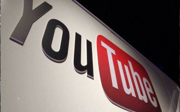 Para pengiat YouTube atau 'YouTuber' tidak lagi boleh mengelakkan cukai yang akan dikenakan oleh pihak kerajaan. - Foto AFP