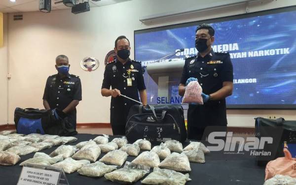 Sebanyak 30.5 kilogram heroin dianggarkan bernilai RM910,000 dirampas