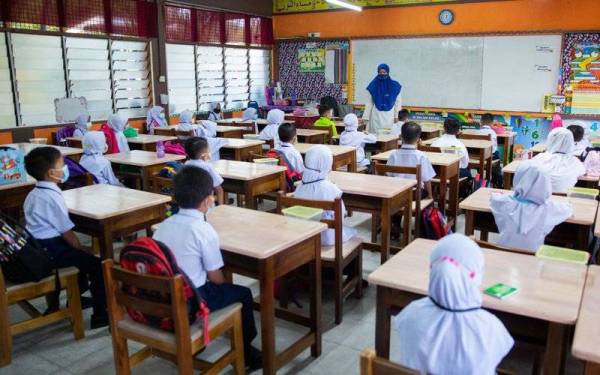 Setiap sekolah perlu dilengkapi dengan liputan Internet yang tinggi menerusi Pelan Pendidikan Digital di bawah RMK12. - Foto 123rf