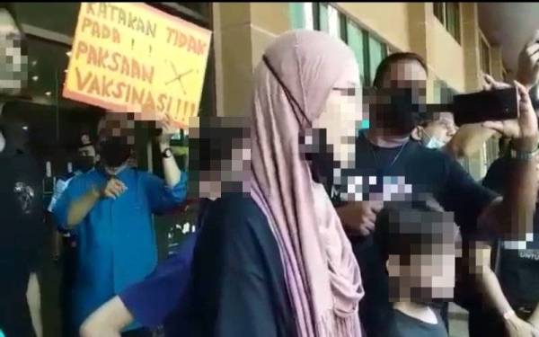 Video Tular Dua Pelajar Meninggal Dunia Sebab Vaksin Tidak Benar