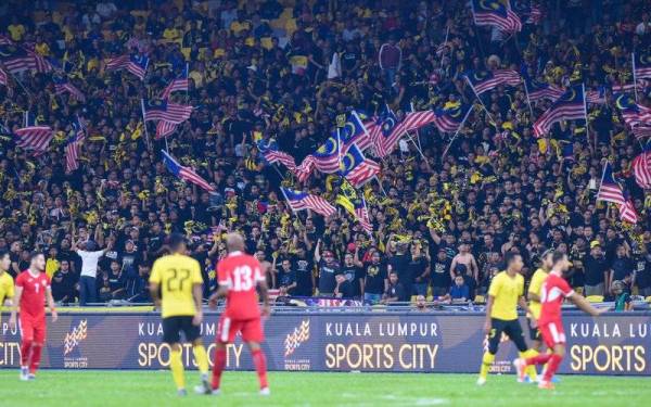  Individu yang lengkap divaksinasi dibenarkan hadir menonton perlawanan sukan dan rekreasi, kecuali kanak-kanak di bawah umur 18 tahun. - Foto 123rf