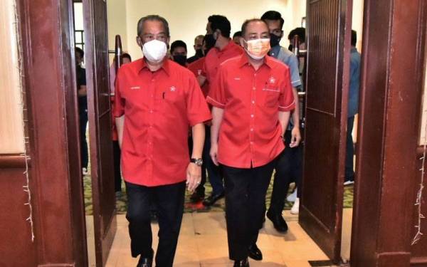 Muhyiddin bersama Hajiji hadir pada mesyuarat Badan Pimpinan Bersatu Sabah, di Kota Kinabalu.