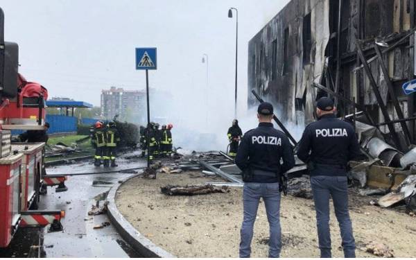 Kejadian berlaku pada 1 petang Ahad ketika pesawat peribadi itu sedang membuat penerbangan ke Pulau Sardinia. - Foto AP