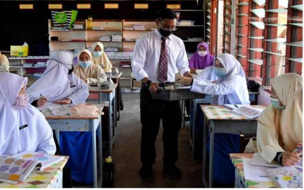 Pembukaan sekolah kali ini ia melibatkan golongan pelajar yang mengambil peperiksaan Sijil Pelajaran Malaysia (SPM) dan Sijil Tinggi Persekolahan Malaysia (STPM), murid berkeperluan khas (MBK) atau Program Pendidikan Khas Integrasi (PPKI) dan murid prasekolah. Gambar hiasan. 