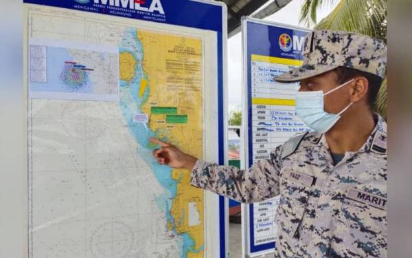 Operasi mencari dan menyelamat diaktifkan untuk mengesan nelayan yang dilaporkan hilang sejak Selasa. - Foto ihsan Maritim Malaysia