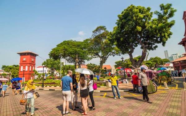 Tinjauan mendapati rata-rata penduduk merayu agar ia ditangguhkan dengan mengambil kira situasi peningkatan kes Covid-19 yang berlaku selepas PRN Sabah pada September tahun lalu. - Foto 123rf