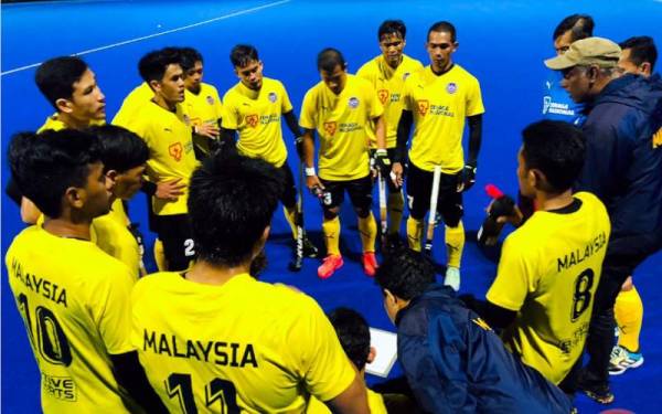 Skuad senior hoki lelaki kebangsaan melunaskan misi balas dendam ke atas Ireland apabila catat kemenangan 4-2 dalam perlawanan ujian kedua di Kelab Hoki Lisnagarvey, Ireland Utara pada Rabu. - Foto Facebook Malaysian Hockey Confederation