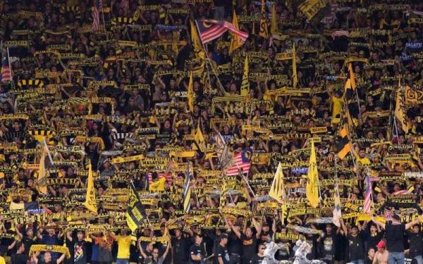 MFL mengesahkan bahawa 50 peratus daripada kapasiti tempat atau maksimum 20,000 penonton di negeri Fasa 4 Pelan Pemulihan Negara (PPN) dibenarkan hadir di stadium bagi menyaksikan perlawanan Piala Malaysia 2021.