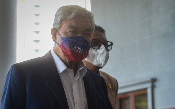 Bekas Timbalan Perdana Menteri Datuk Seri Dr Ahmad Zahid Hamidi menghadiri prosiding hujahan di akhir kes pendakwaan bagi kesnya di Mahkamah Tinggi hari ini. -Foto Bernama