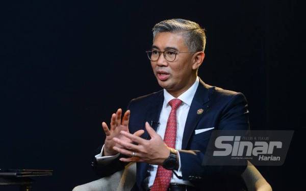 Tengku Zafrul bercakap ketika program ‘Bersama Tengku Zafrul’ yang dia adakan di bangunan Lembaga Hasil Dalam Negeri (LHDN) Jalan Duta. Foto SINAR HARIAN / MOHD HALIM ABDUL WAHID.