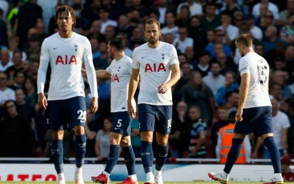 Kane masih gagal menemui jaringan dalam lima perlawanan terakhir liga bersama Tottenham Hotspur. - Foto AFP