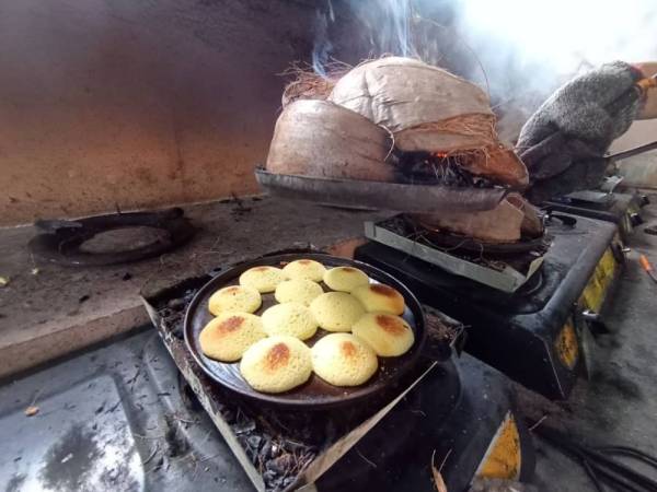 Kuih Bahulu Bakar Sabut Kelapa Resepi Turun Temurun