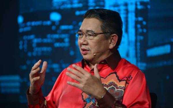 Salahuddin ketika program Kompas Rasuah Busters bertajuk ‘Akta Pendanaan Politik, Solusi Integriti’ yang disiarkan di semua platform digital Sinar Harian pada Rabu.