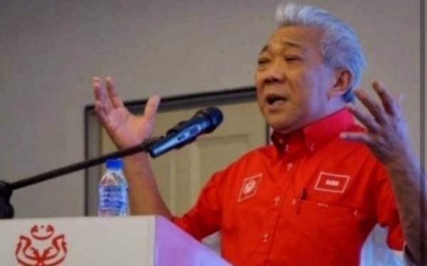 Bung Moktar ketika sesi taklimat bersama Ketua Bahagian dan Ketua Sayap Wanita, Pemuda serta Puteri UMNO pada Sabtu.