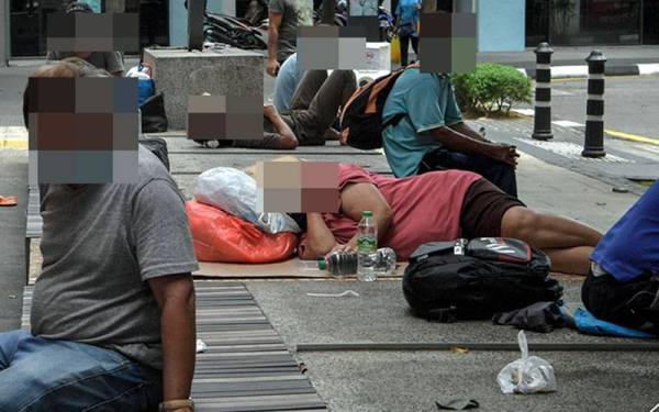 DOSM Kuala Lumpur akan menjalankan bancian terhadap golongan gelandangan di Rumah Transit, Dang Wangi dan Anjung Singgah, Chow Kit pada 27 Oktober depan.- Foto Bernama