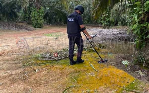 Jumpa Bom Lama Dalam Ladang