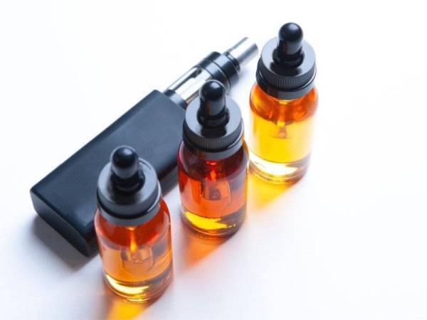 Kerajaan bercadang untuk memperkenalkan duti eksais ke atas produk cecair atau gel mengandung nikotin yang digunakan untuk rokok elektronik dan vape.(Gambar hiasan) - Foto 123rf