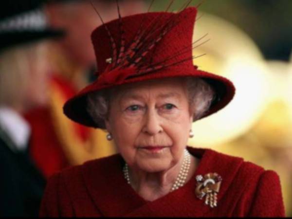 Ratu Elizabeth II tidak dibenarkan melakukan kunjungan rasmi termasuk festival peringatan yang bakal berlangsung pada 13 November depan.