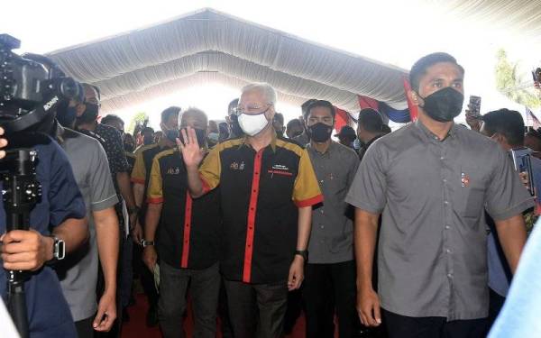 Ismail Sabri ketika hadir pada majlis pelancaran Projek Lebuh Raya Pan Borneo Sabah Zon Timur di Majlis Daerah Kinabatangan pada Sabtu. - Foto Bernama 