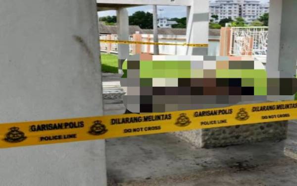 Mayat seorang lelaki ditemui terbaring di perhentian bas Jalan Lencongan Timur, berhampiran Hospital Sultan Abdul Halim (HSAH), Sungai Petani pada Sabtu.