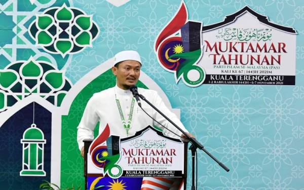 Abdul Razib ketika bahaskan Ucapan Dasar Presiden pada Muktamar Pas Ke-67 di Kuala Terengganu pada Sabtu.