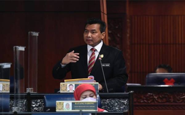 Ikmal Hisham ketika Sesi Pertanyaan-pertanyaan bagi Jawab Lisan sempena Mesyuarat Khas Penggal Ketiga Parlimen Ke-14 di Parlimen pada Rabu. - Foto Bernama 