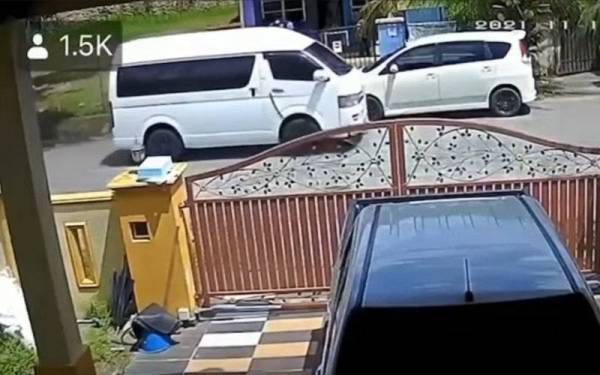 Pemandu yang melanggar kanak-kanak perempuan hingga maut di Taman Dahlia, Bandar Baru Salak Tinggi, Sepang pada Jumaat dipercayai tidak mempunyai permit van sekolah.