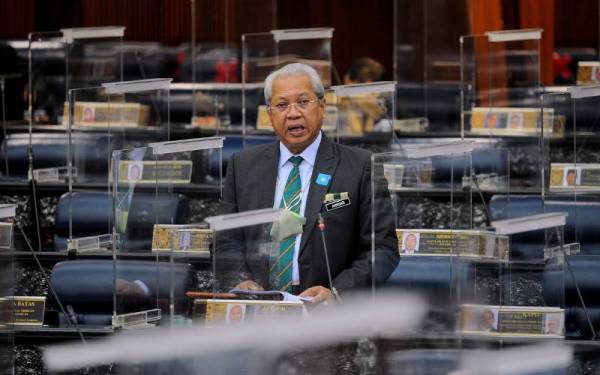 Annuar yang juga Ahli Parlimen Ketereh menggulung perbahasan peringkat dasar Rang Undang-undang Perbekalan 2022 (Bajet 2022) pada Mesyuarat Khas Penggal Ketiga Parlimen Ke-14 di Parlimen hari ini. - Foto Bernama