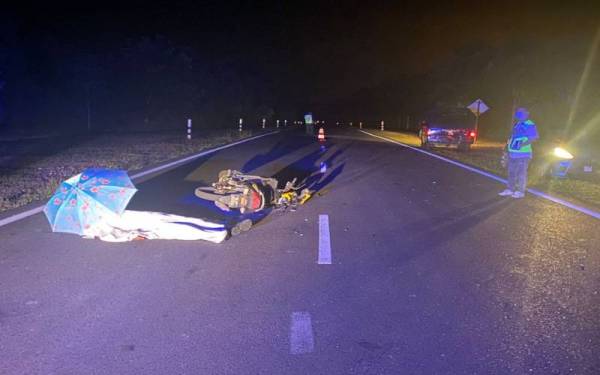 Mangsa yang mengalami cedera prah di bahagian kepala dan badan disahkan meninggal dunia di lokasi kejadian.