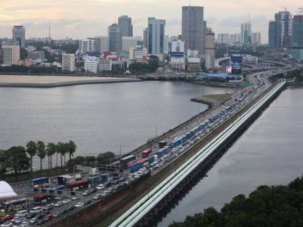 Pintu sempadan Johor - Singapura ditutup hampir 20 bulan lepas berikutan pandemik Covid-19. 