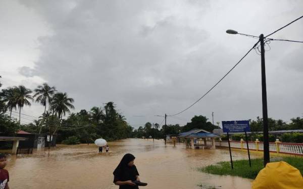 Keadaan banjir di Setiu.