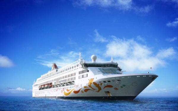 Star Cruises merupakan kapal pelayaran pertama beroperasi semula 22 Disember ini.