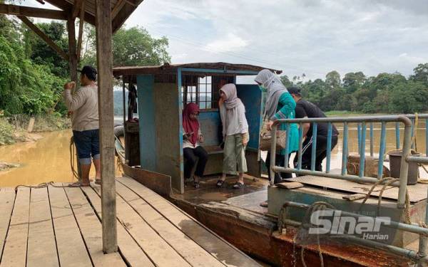 Penumpang masih menggunakan perkhidmatan bot seperti biasa tanpa membawa kenderaan masing-masing.