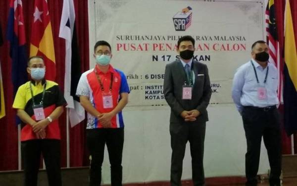 Dari kiri: Atet Dego, Leslie, George Young dan Hamzah pada penamaan calon di Institut Pendidikan Guru Tun Abdul Razak, Kota Samarahan pada Isnin.