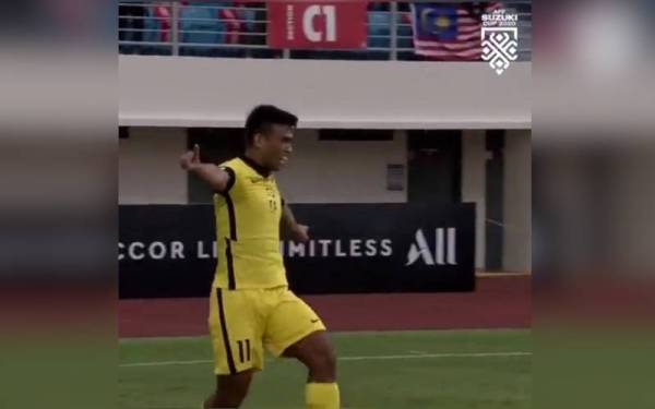 Safawi menyumbat hatrik ketika menentang Laos di Stadium Bishan sebentar tadi.