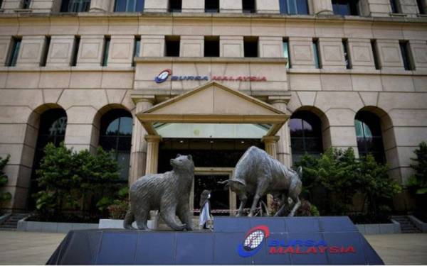 Bursa Malaysia telah dianugerahkan Bursa Terbaik tahun ini oleh Anugerah Kecemerlangan Regulation Asia ke-4 2021. - Foto Bernama