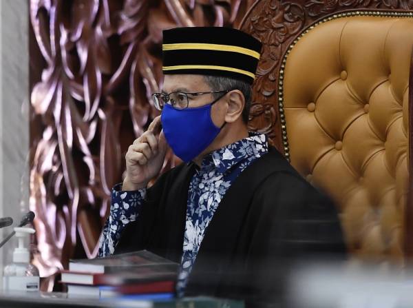 Yang Dipertua Dewan Rakyat Tan Sri Azhar Azizan Harun pada Mesyuarat Khas Penggal Ketiga Parlimen Ke-14 di Parlimen hari ini. -Foto Bernama