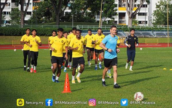 Para pemain Harimau Malaya giat menjalani latihan sebagai persiapan berdepan Indonesia pada Ahad.