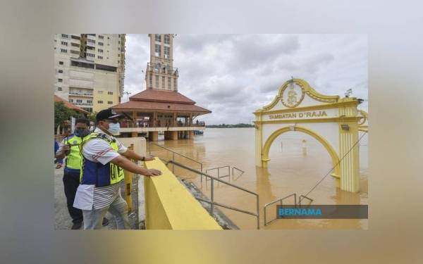 Situasi semasa tiga sungai di Kelantan telah melepasi paras amaran susulan hujan berterusan di beberapa kawasan sejak tiga hari lepas, setakat pukul 8 pagi ini.