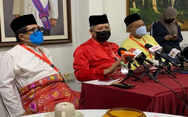 Annuar (tengah) semasa sidang media selepas perasmian mesyuarat berkenaan.