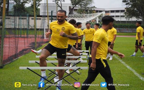 Para pemain Harimau Malaya giat menjalani latihan bagi mengharungi baki saingan Piala Suzuki AFF 2020.