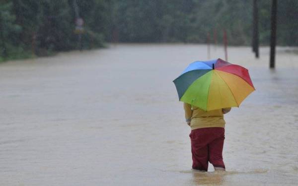 Lebih 20 perkampungan kecil di Kuala Krai telah dilanda banjir berikutan hujan berterusan sejak beberapa hari lepas. (Gambar hiasan) - Foto Bernama