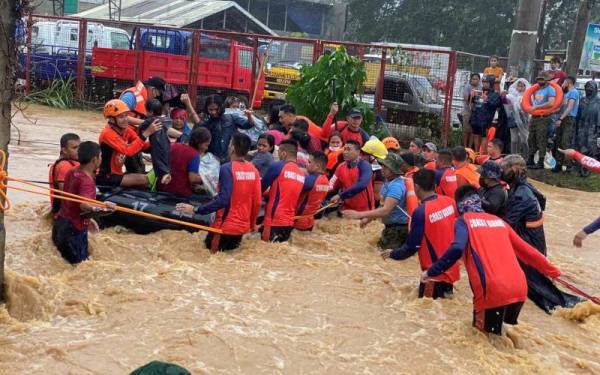 Angka korban akibat Taufan Rai yang membadai Filipina minggu lepas, meningkat kepada 208 orang manakala lebih 50 lagi masih hilang. - Foto Reuters