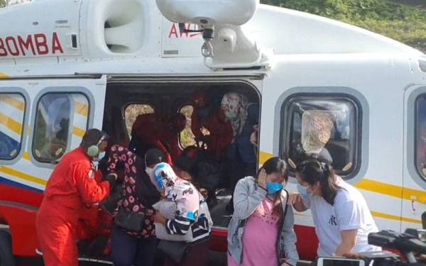 Seramai lima ibu mengandung dipindahkan ke Hospital Kuala Lipis, Pahang sebagai langkah berjaga-jaga pada Isnin.