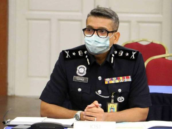 Nik Ezanee Mohd Faisal antara lima pegawai kanan Polis Diraja Malaysia (PDRM) yang terlibat dalam pertukaran jawatan berkuat kuasa serta merta.